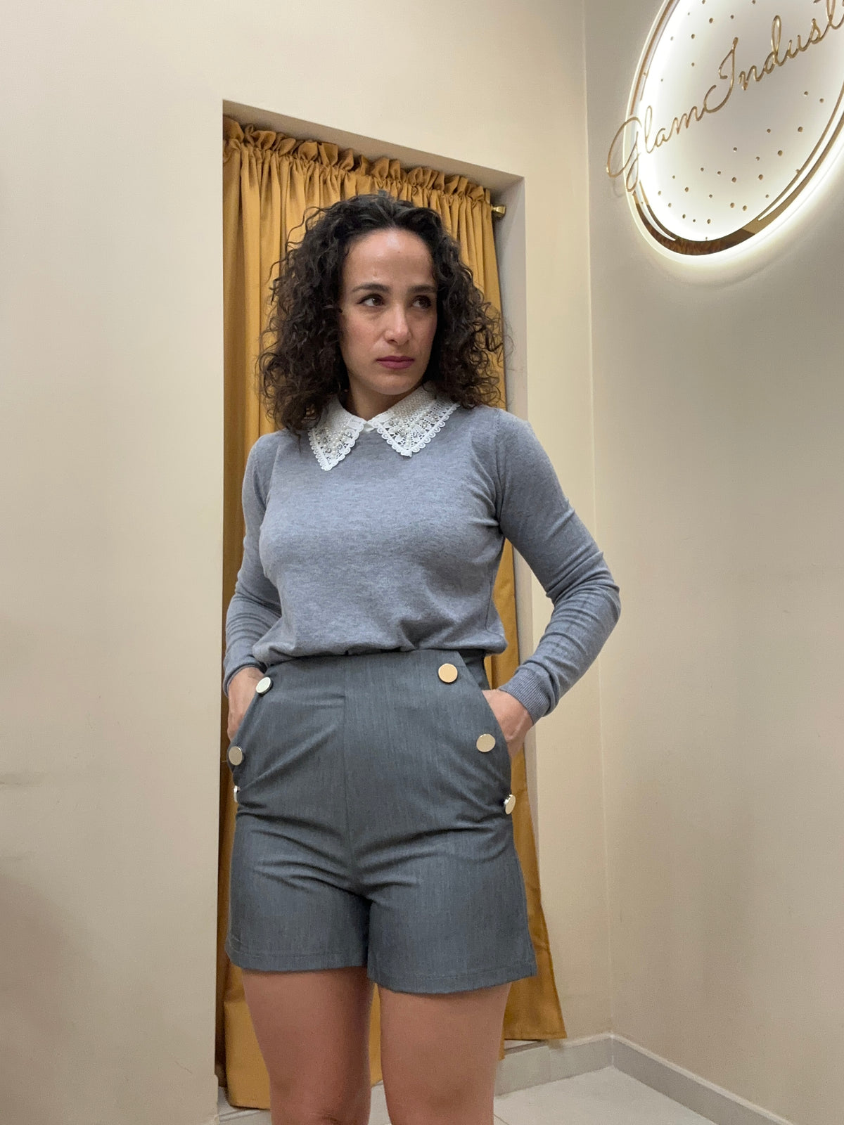 Short bottoni