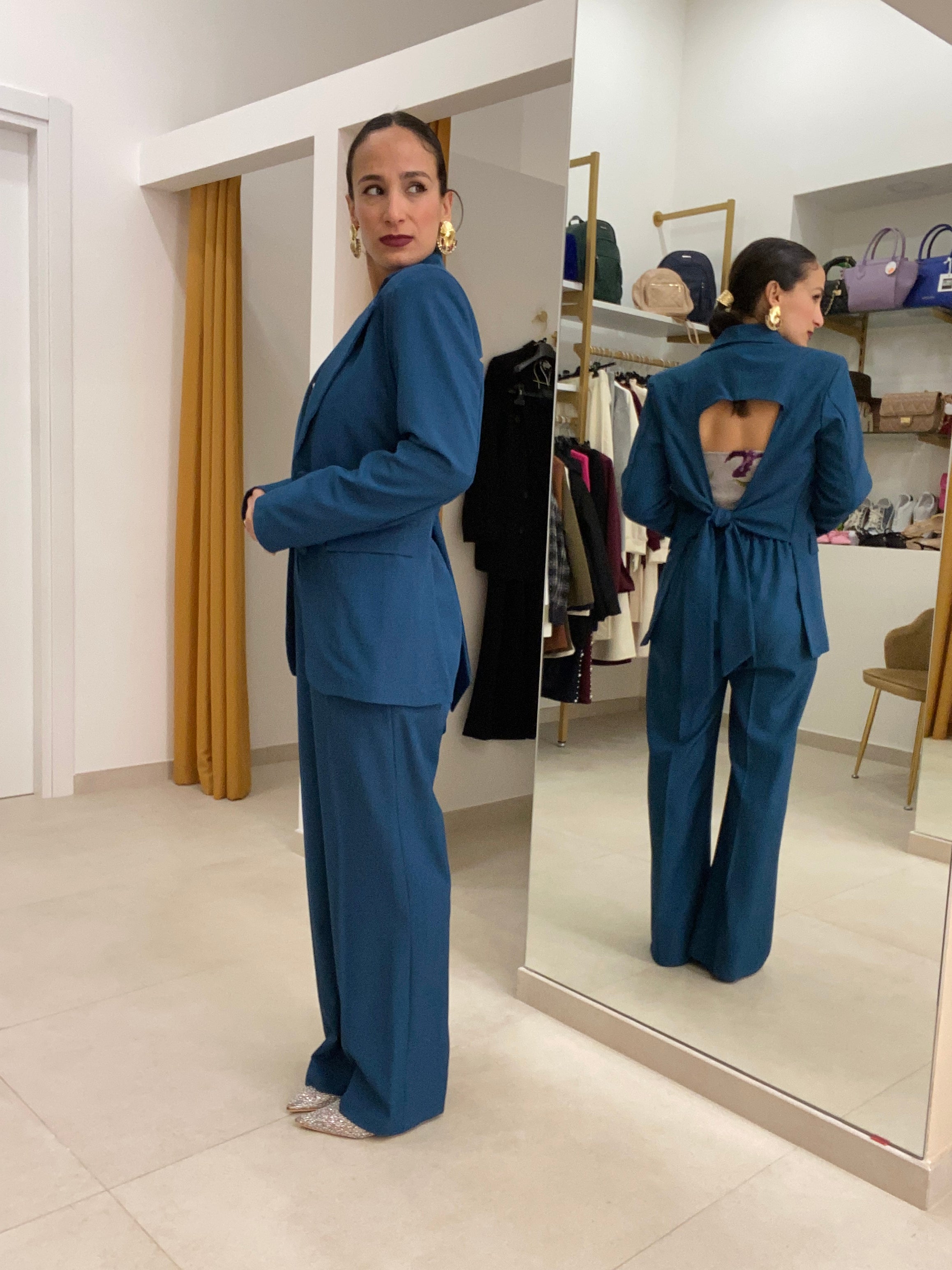 Tailleur scollatura posteriore