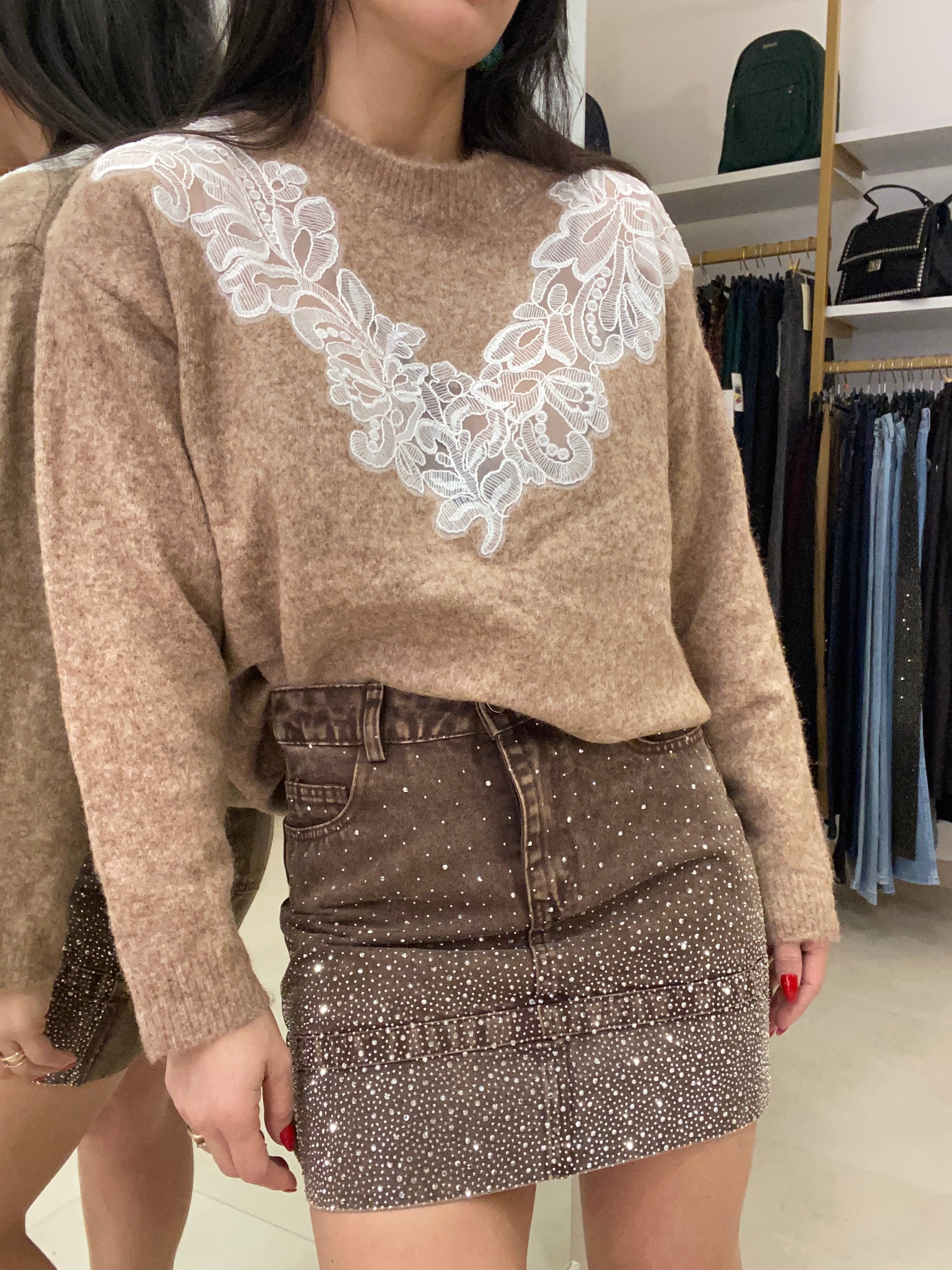 Maglione dettaglio merletto