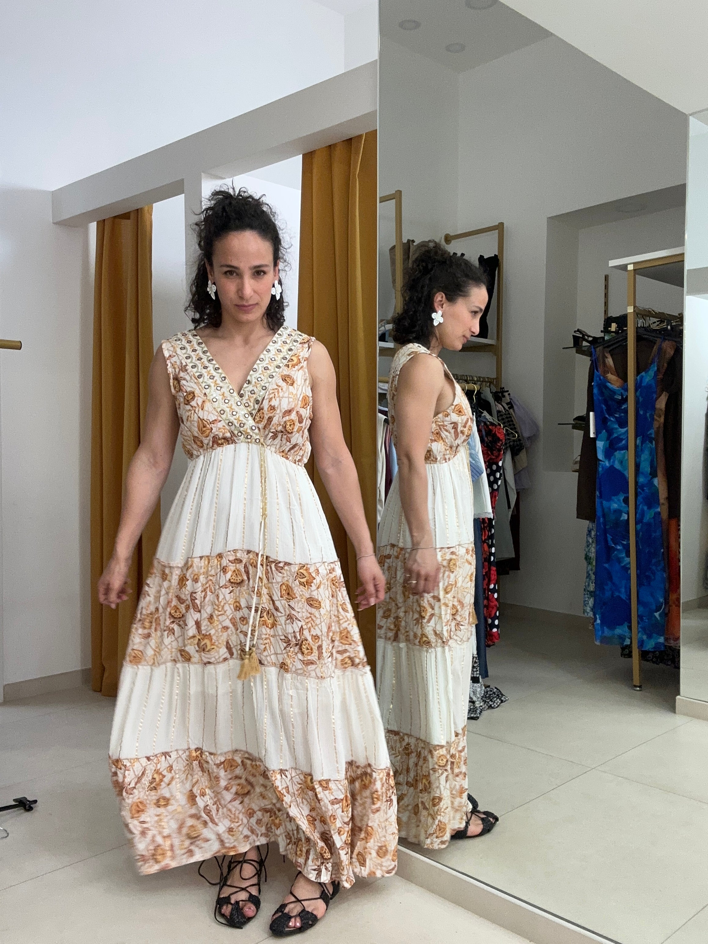 Abito India scollatura classica