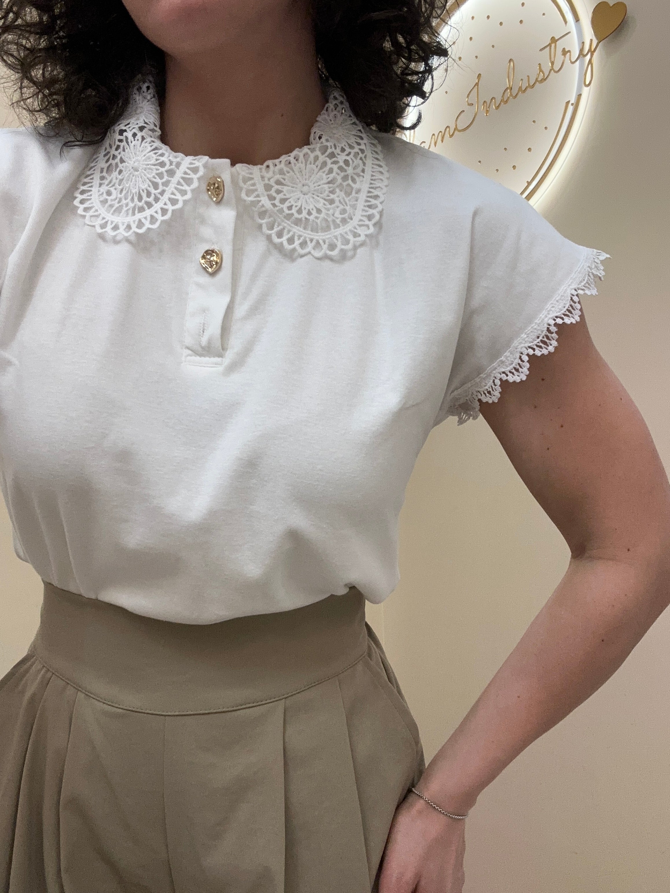 T-shirt colletto merletto