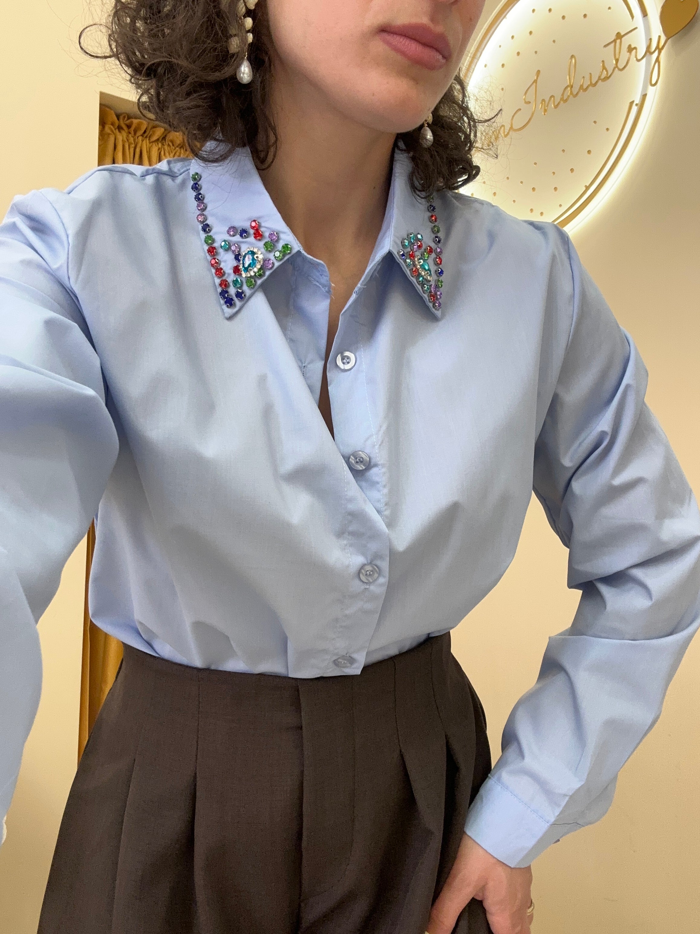 Camicia applicazioni sul colletto