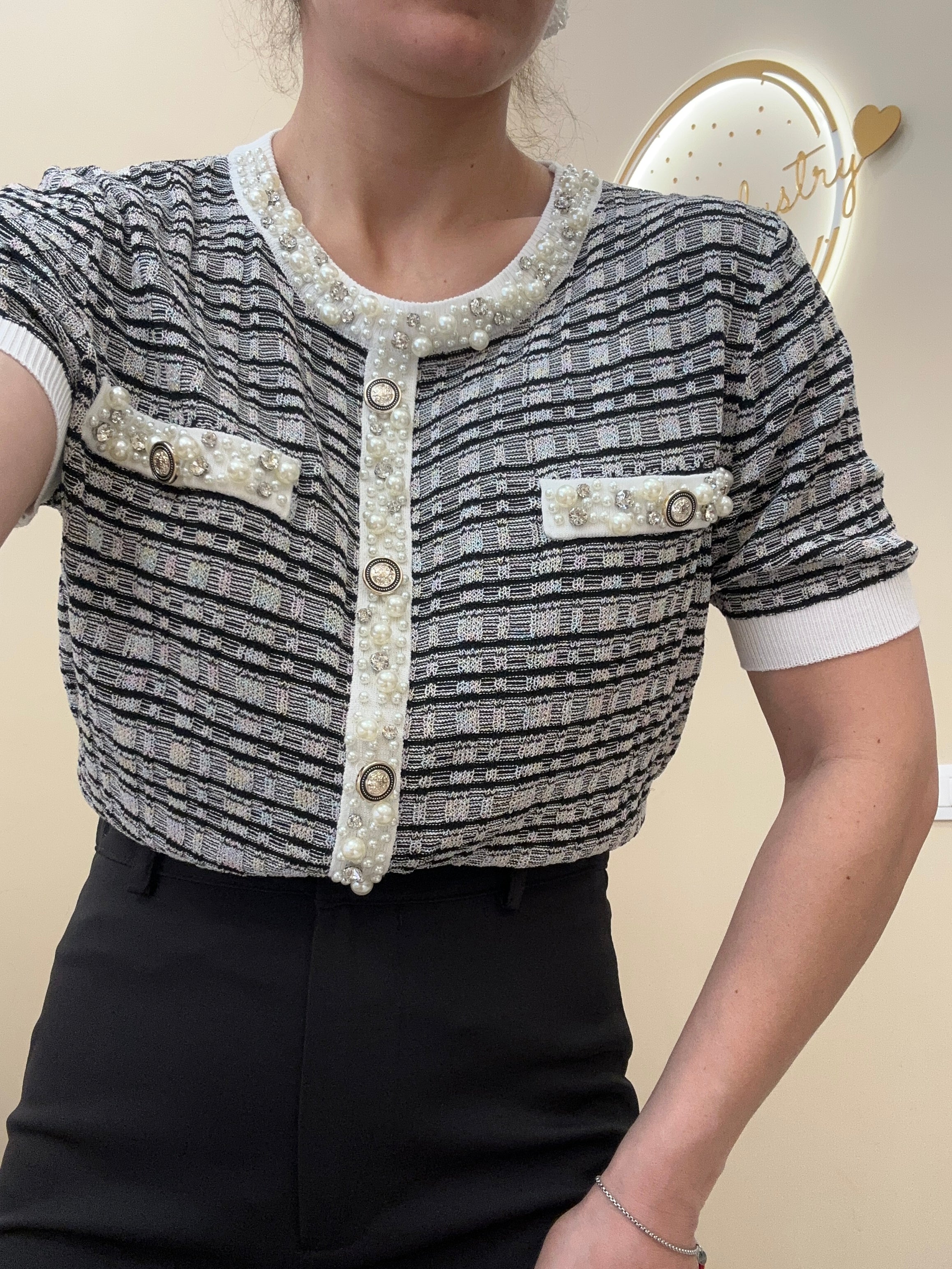 Maglia NERA bonbon filo leggera con applicazioni