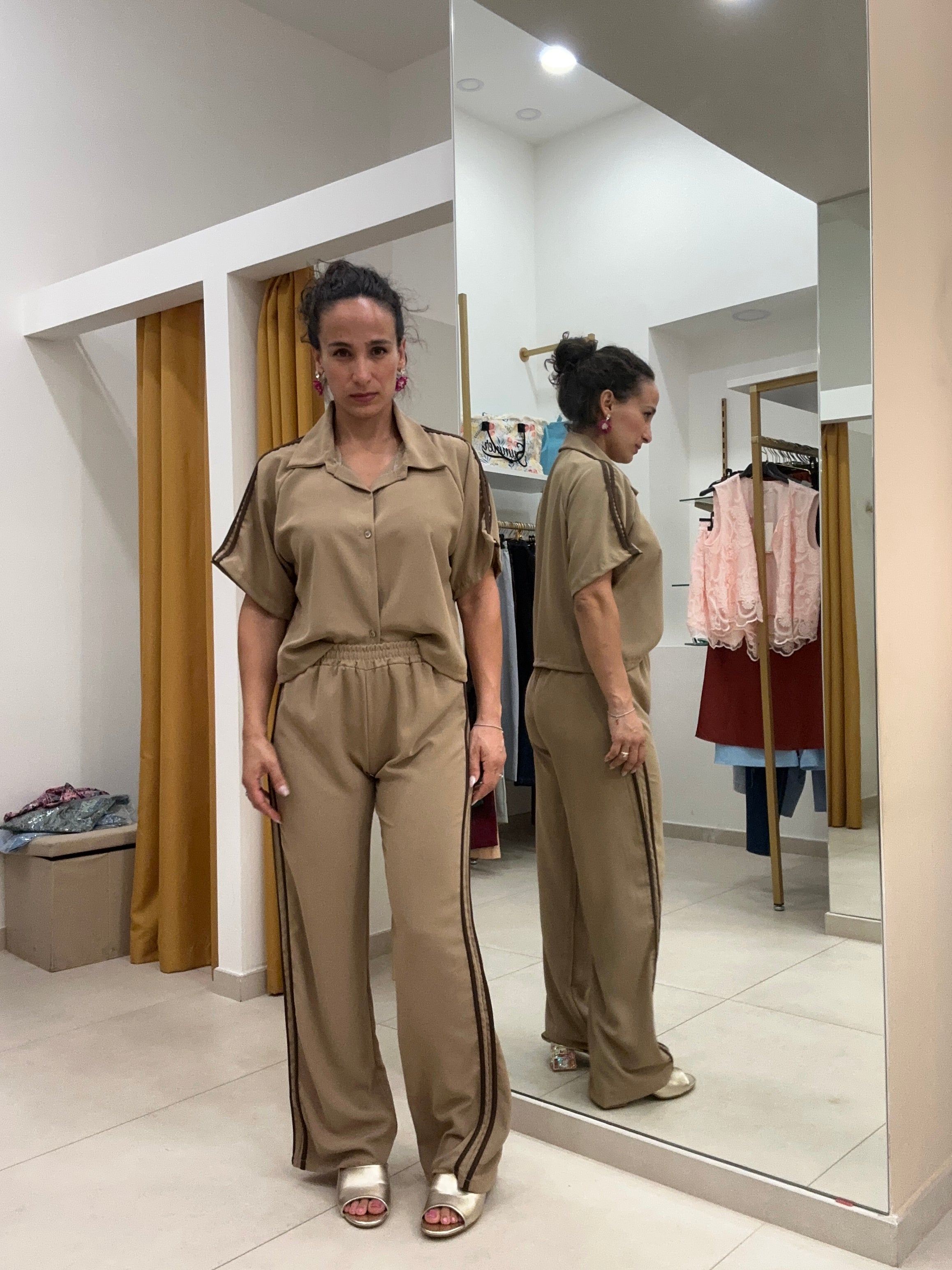 Tuta riga laterale marrone/beige