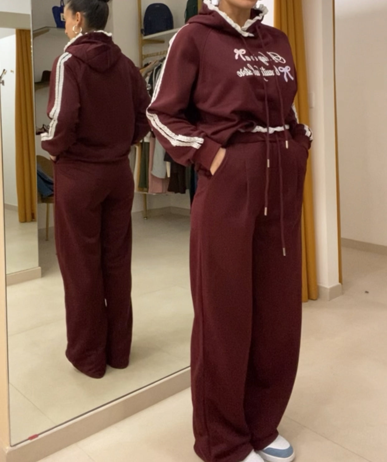 Tuta cappuccio merletto