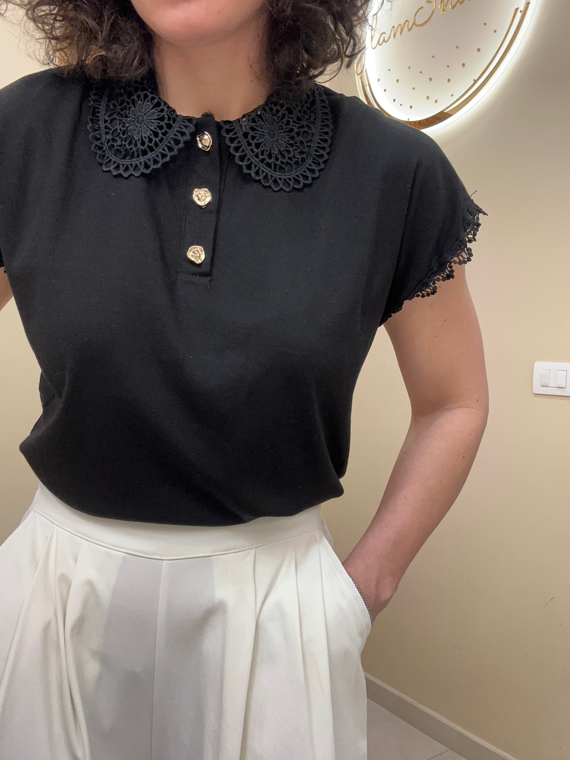 T-shirt colletto merletto