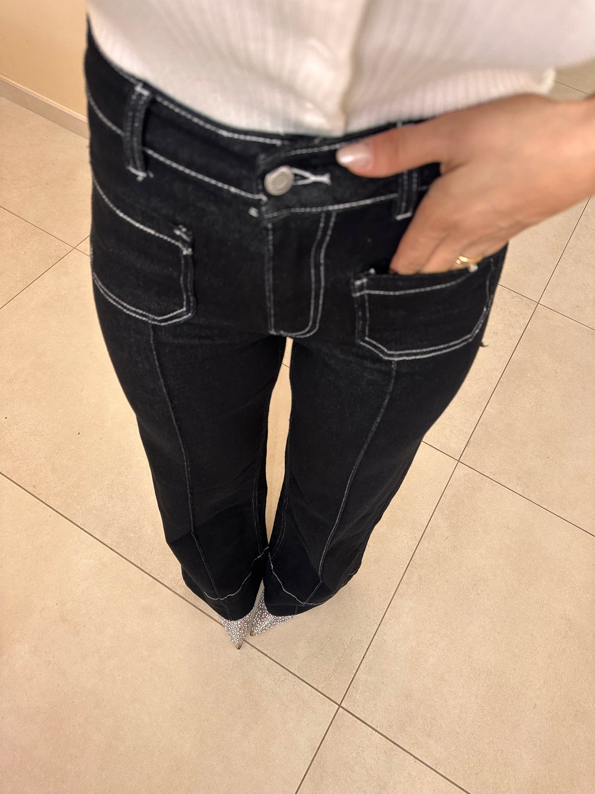 Denim 6018-2 nero con cuciture bianche