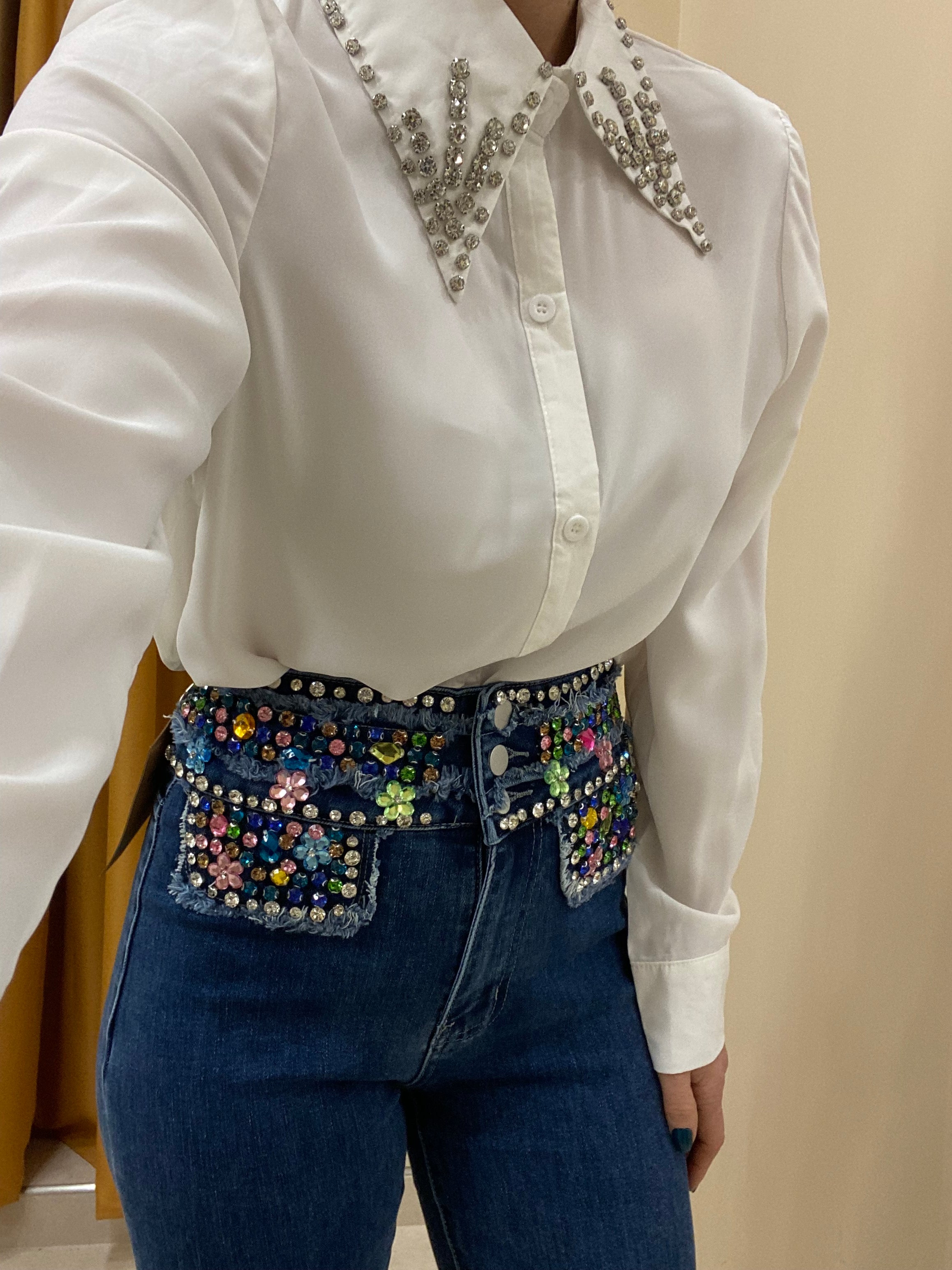 Camicia colletto lungo applicazioni