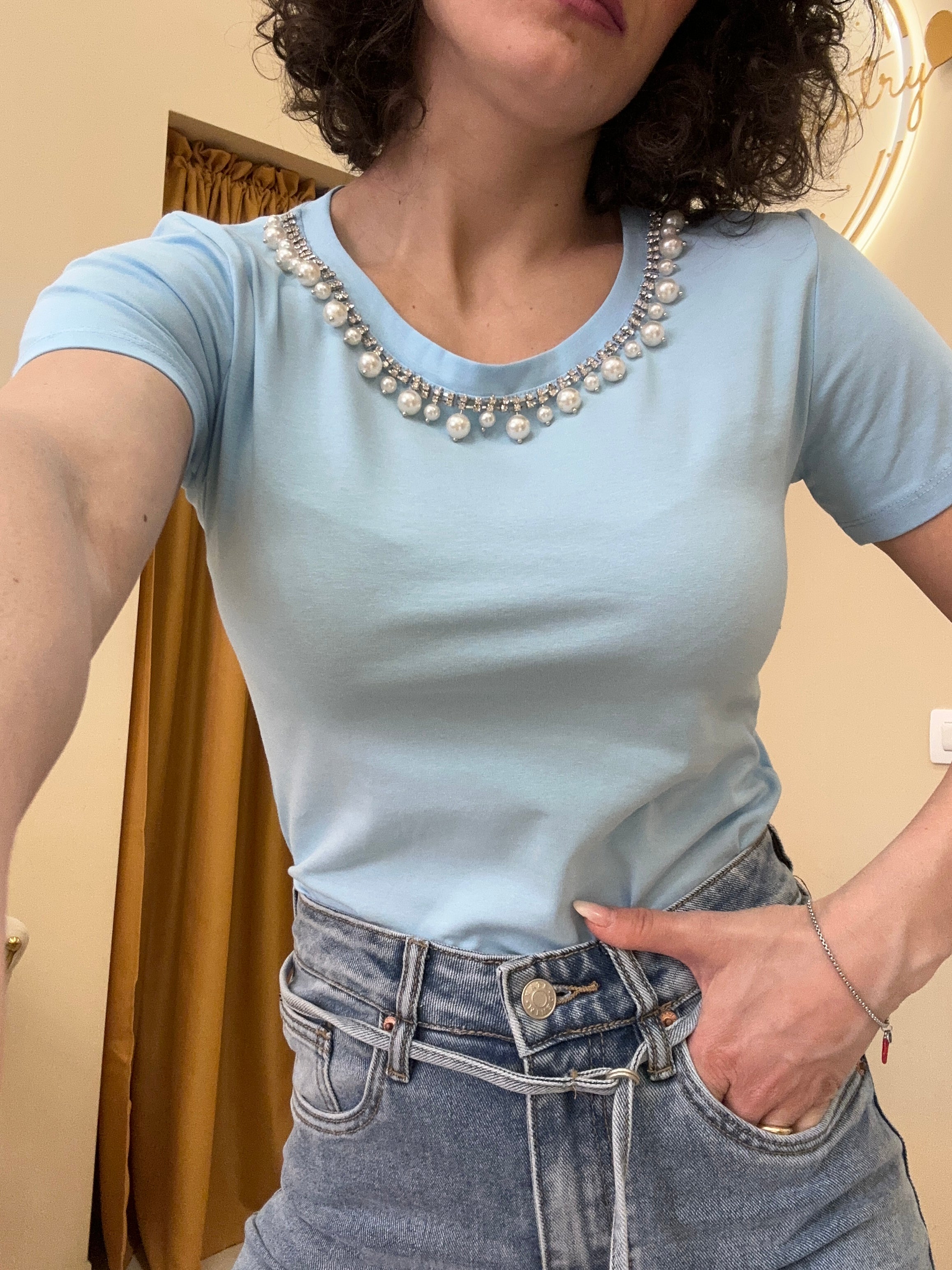 T-shirt collana