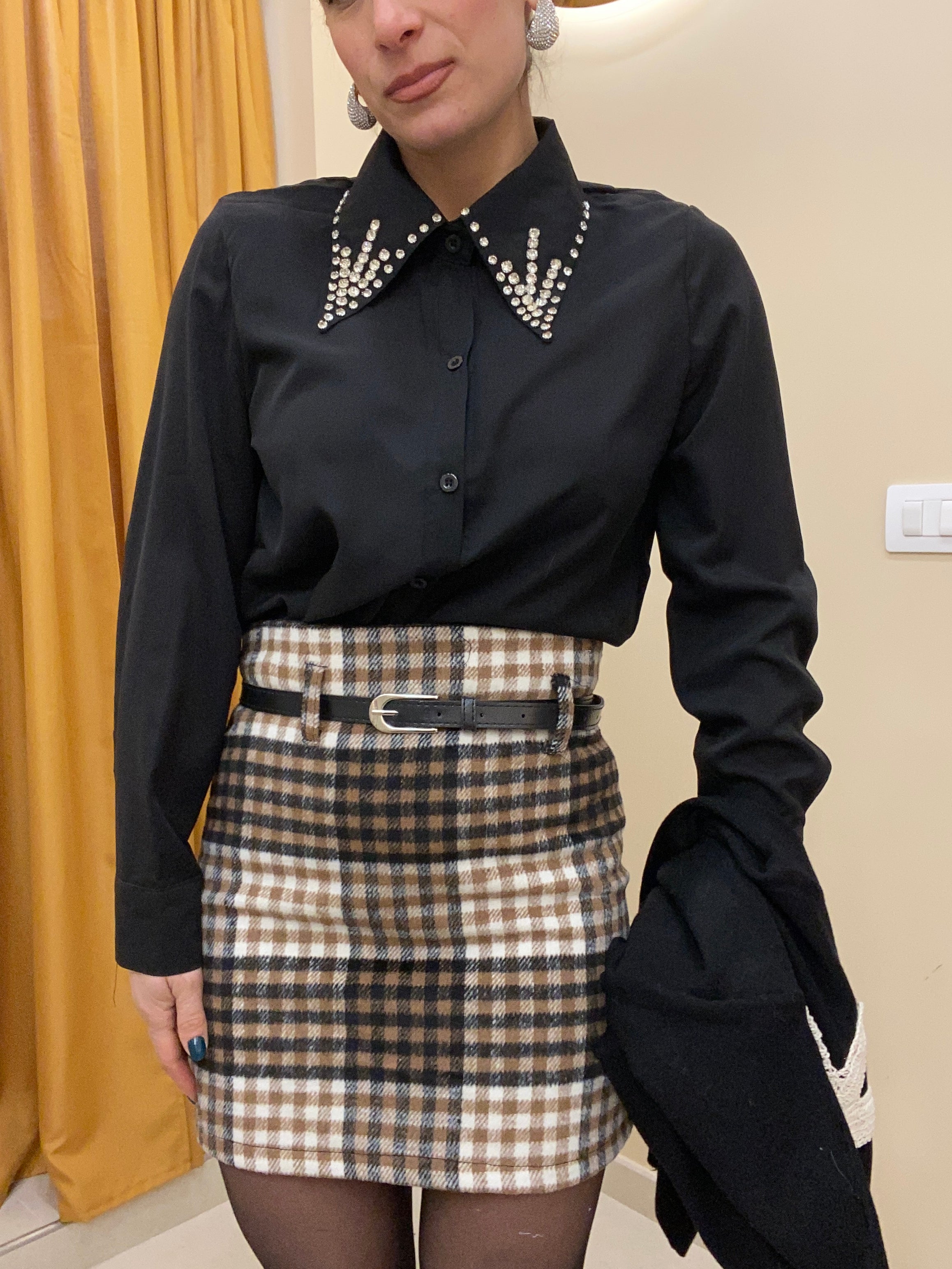 Camicia colletto lungo applicazioni