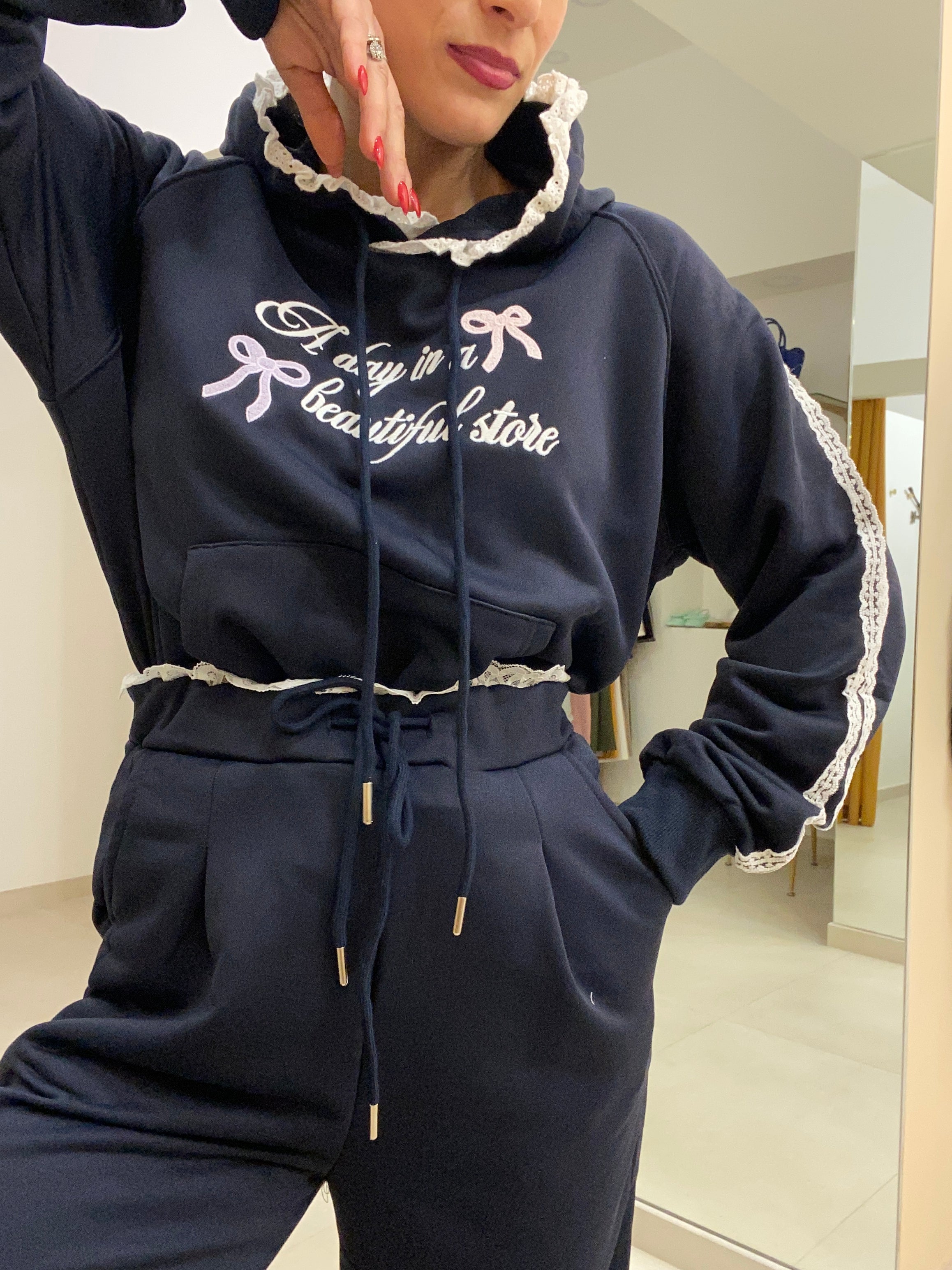 Tuta cappuccio merletto