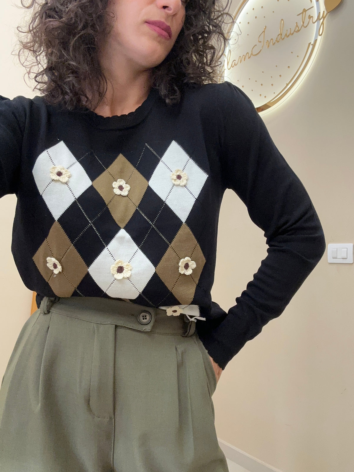 Maglione in filo rombi e fiori