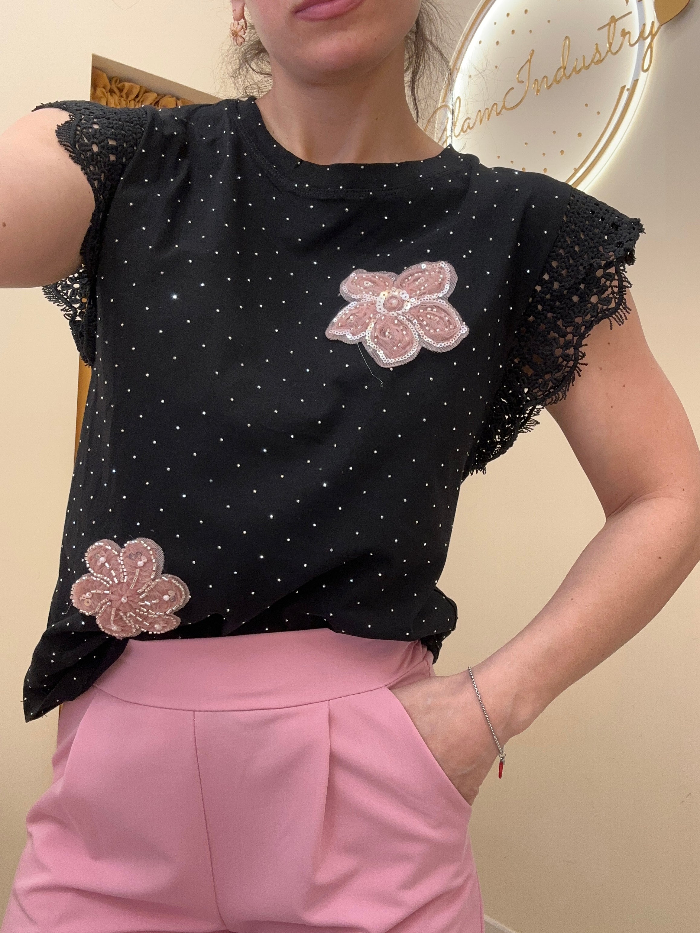 T-shirt brillantini e fiori