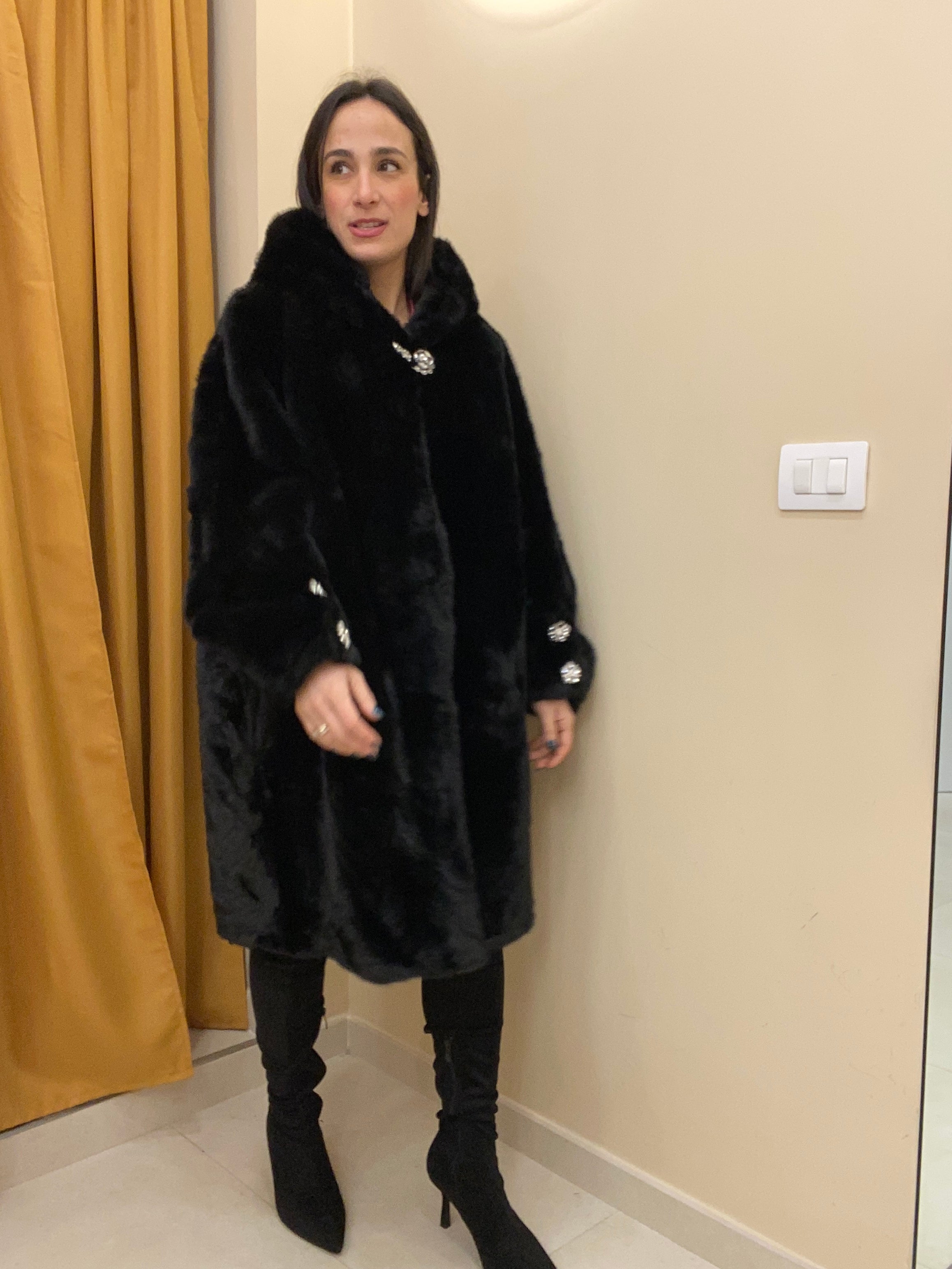 Pelliccia lunga nera