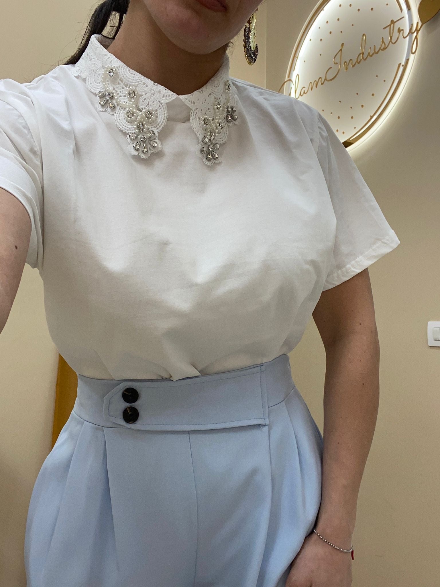 T-shirt colletto macrame