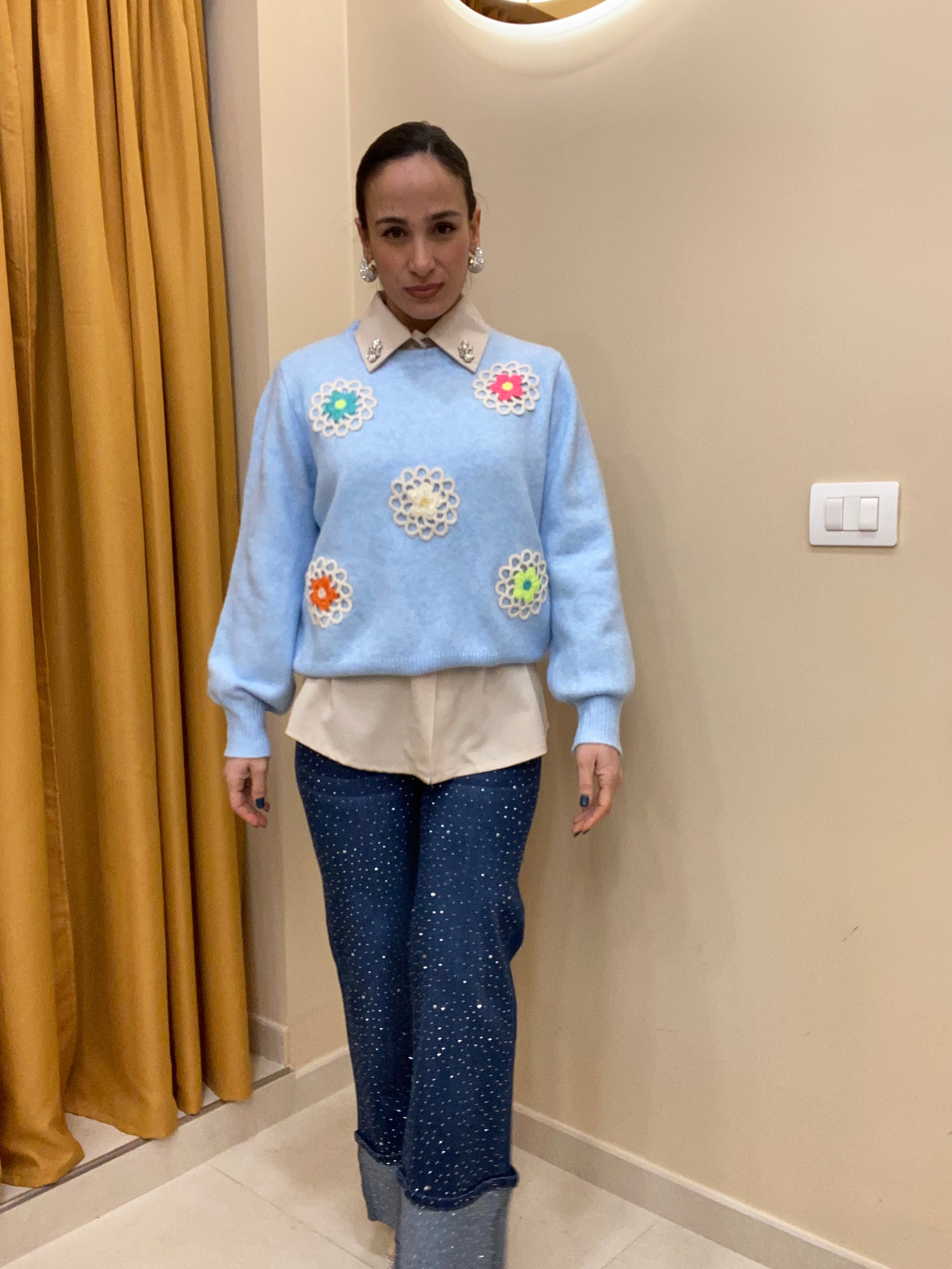 Maglione con fiori fluo