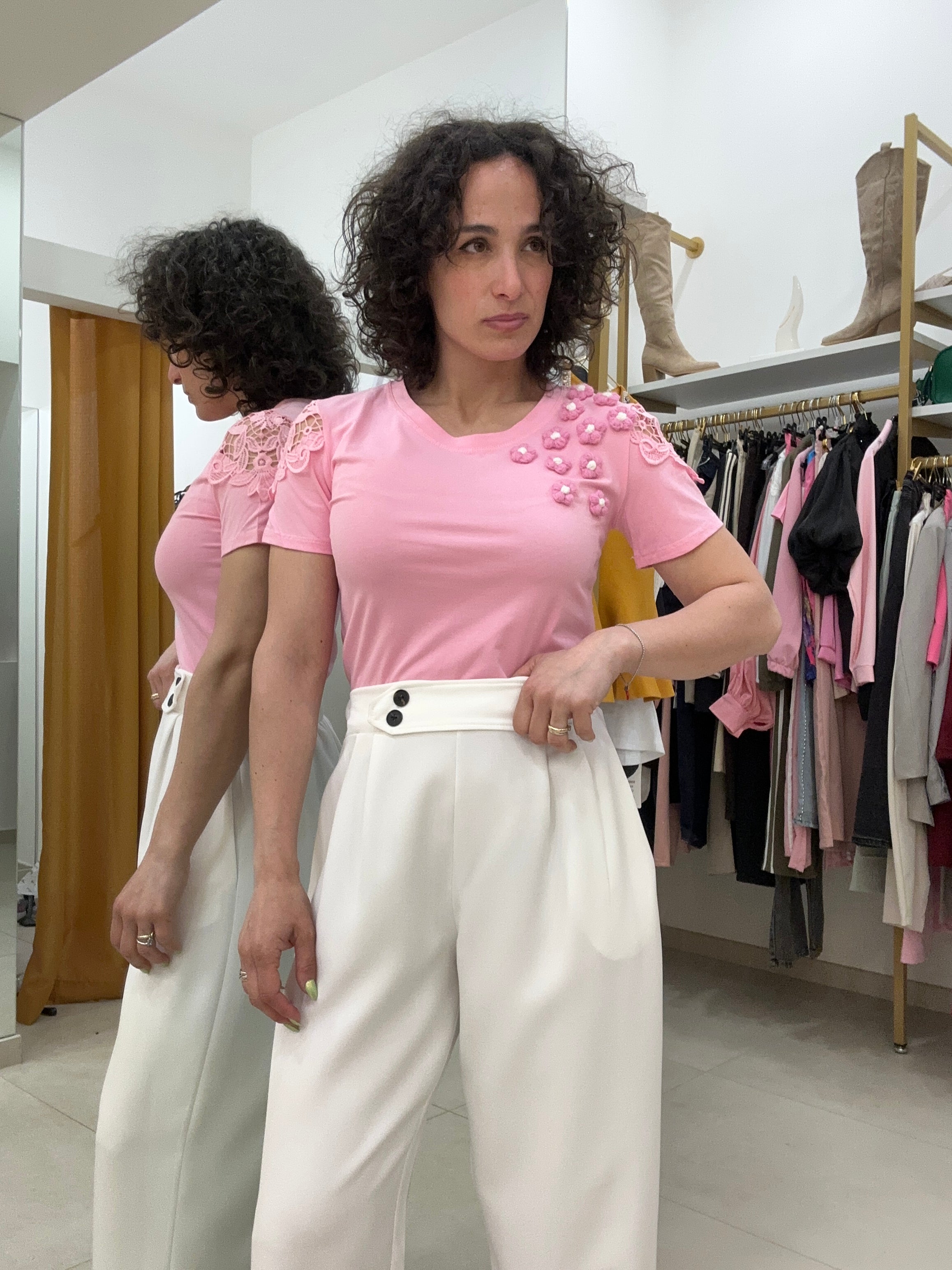 T-shirt fiori e merletto