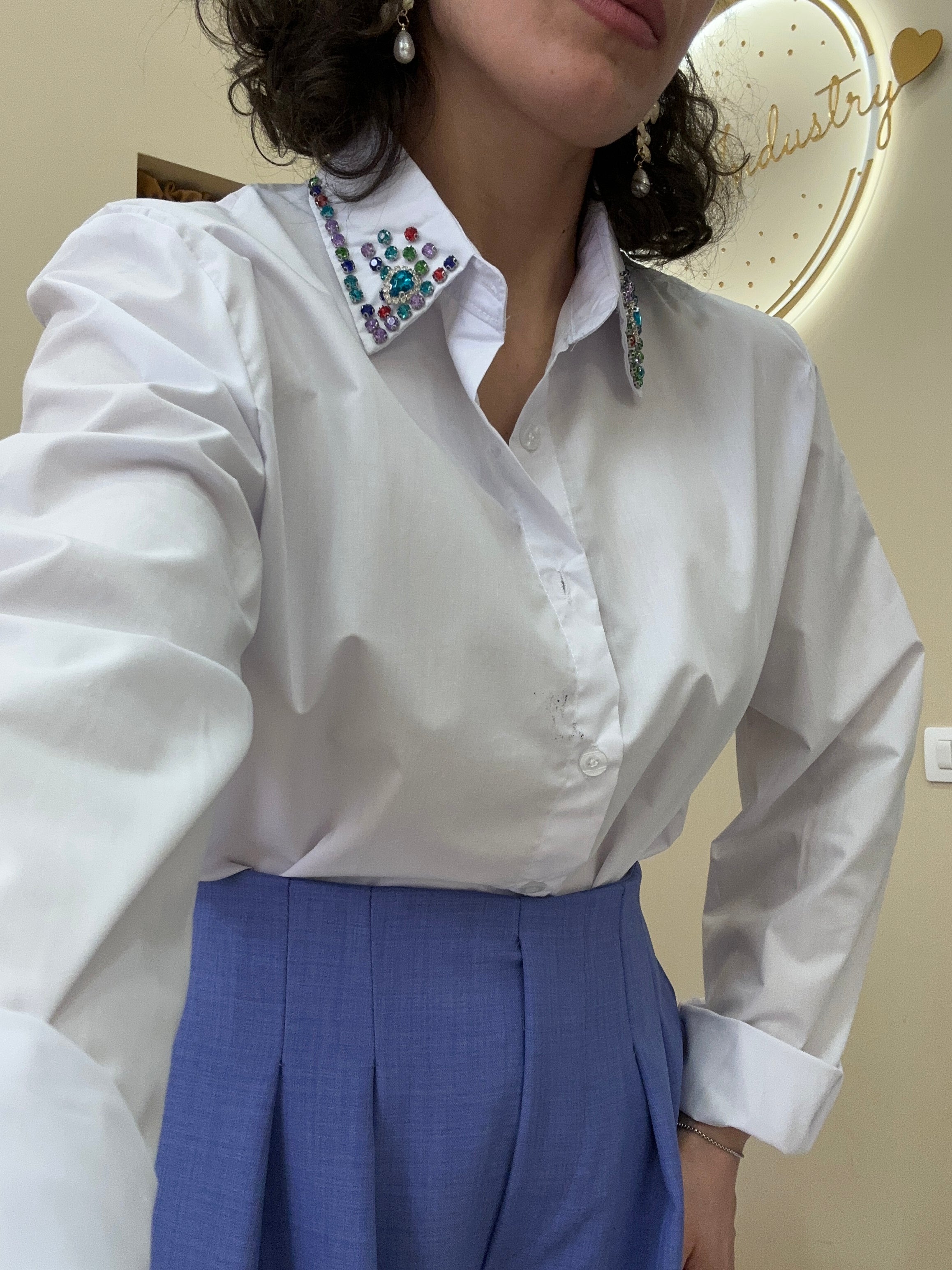 Camicia applicazioni sul colletto