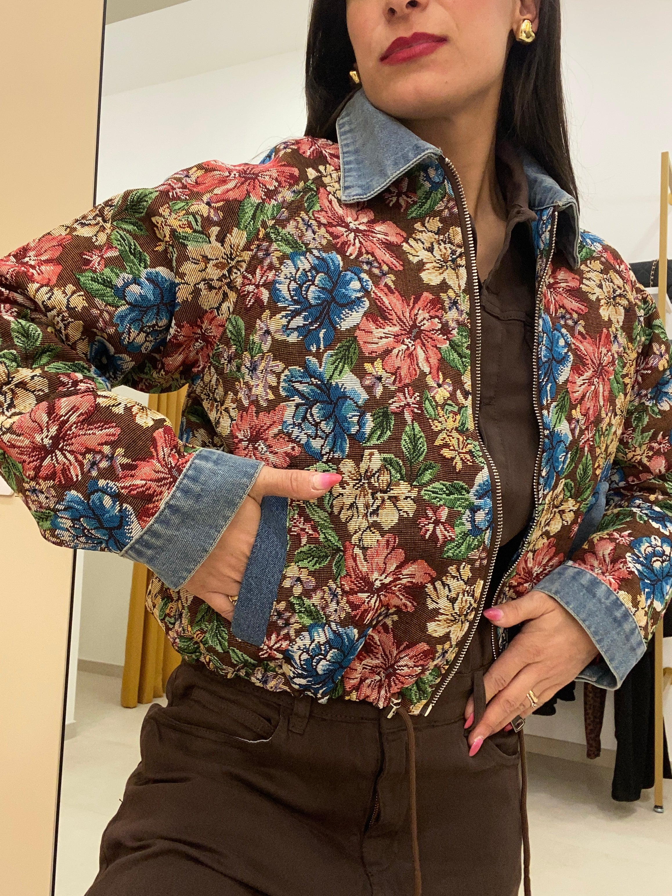 Giacca denim e fiori strutturata