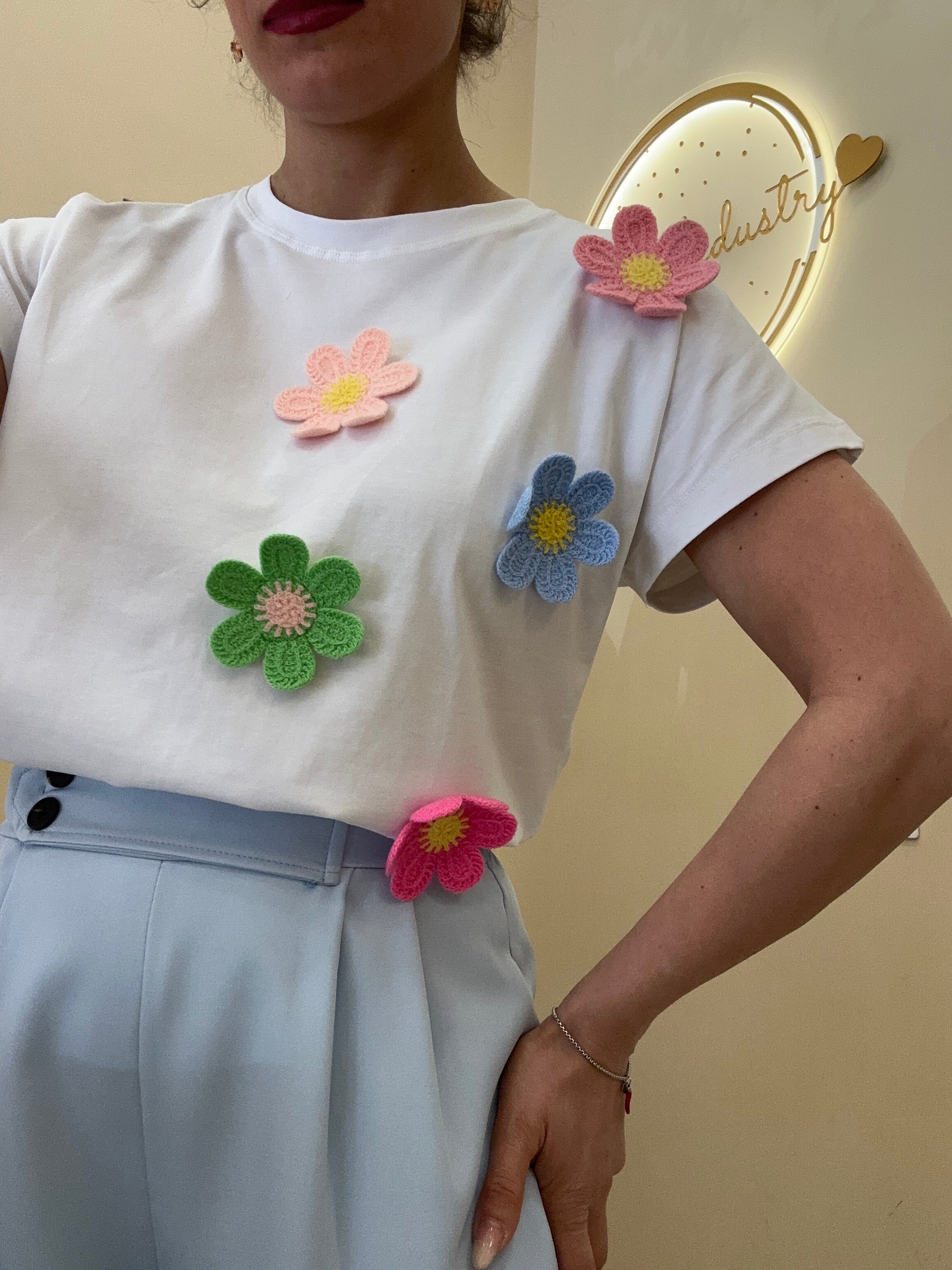 T-shirt fiori multicolore