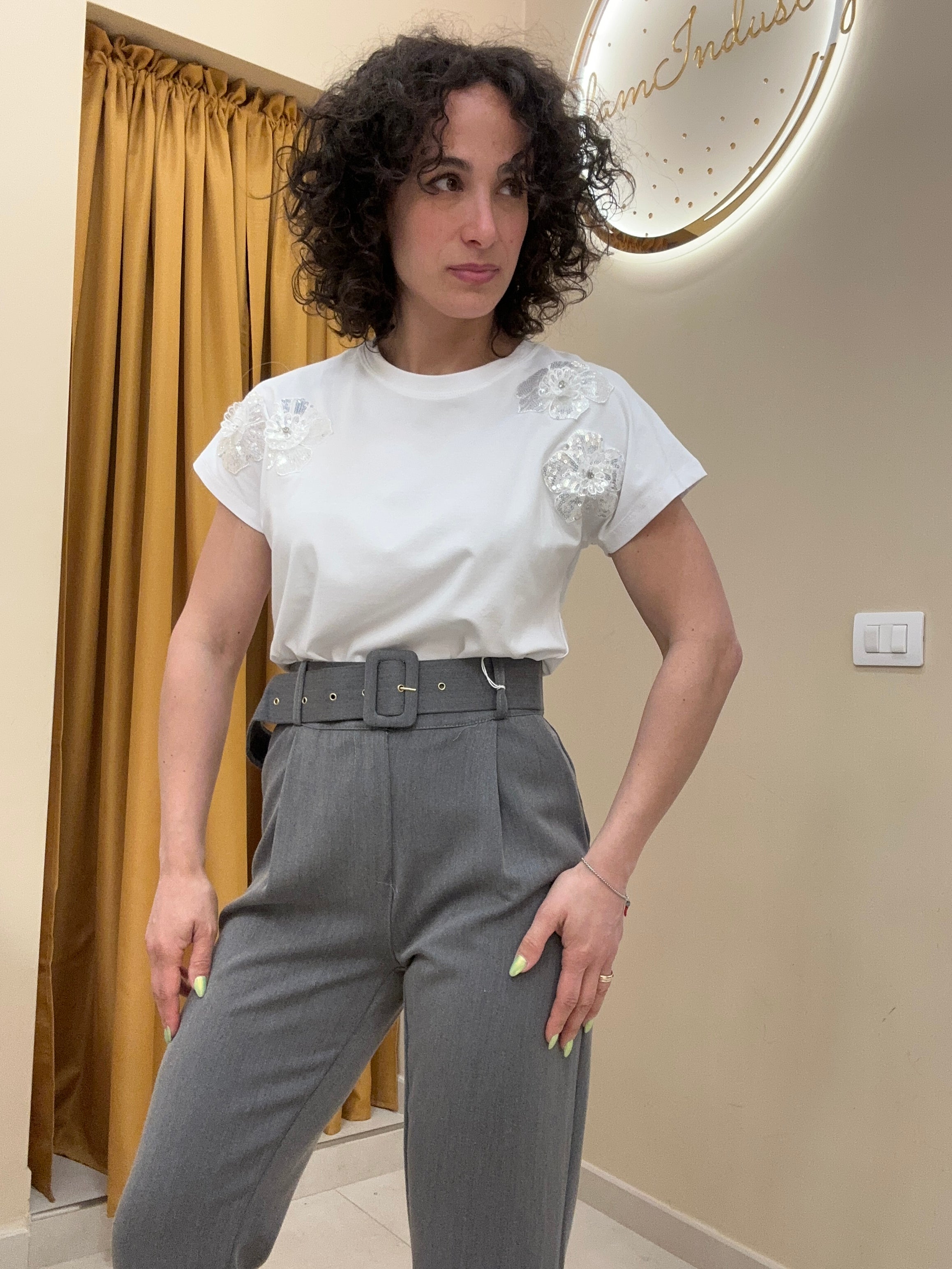T-shirt fiori paillettes