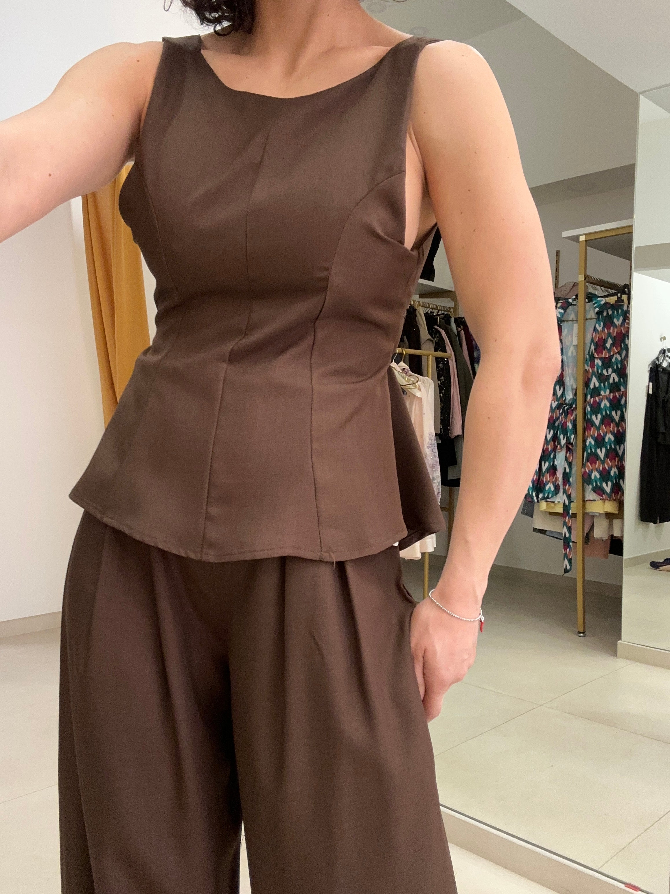 Completo fashion ma low cost marrone