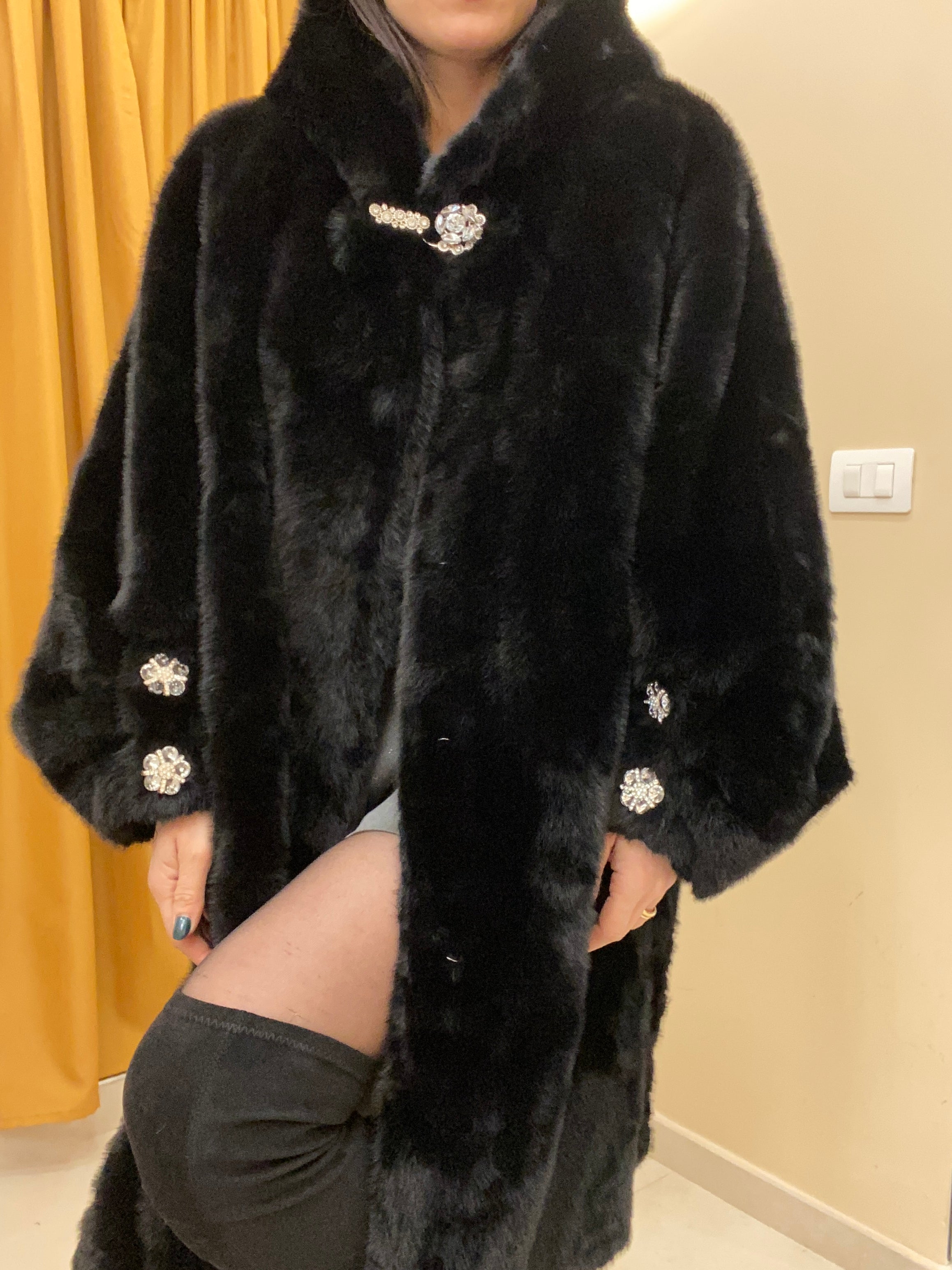 Pelliccia lunga nera