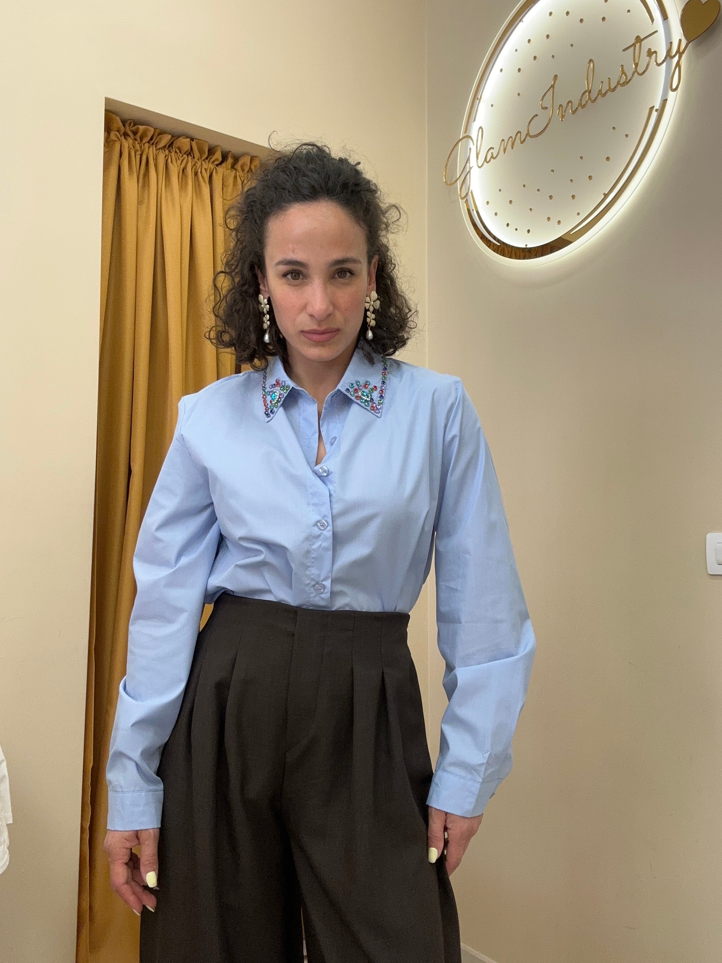 Camicia applicazioni sul colletto