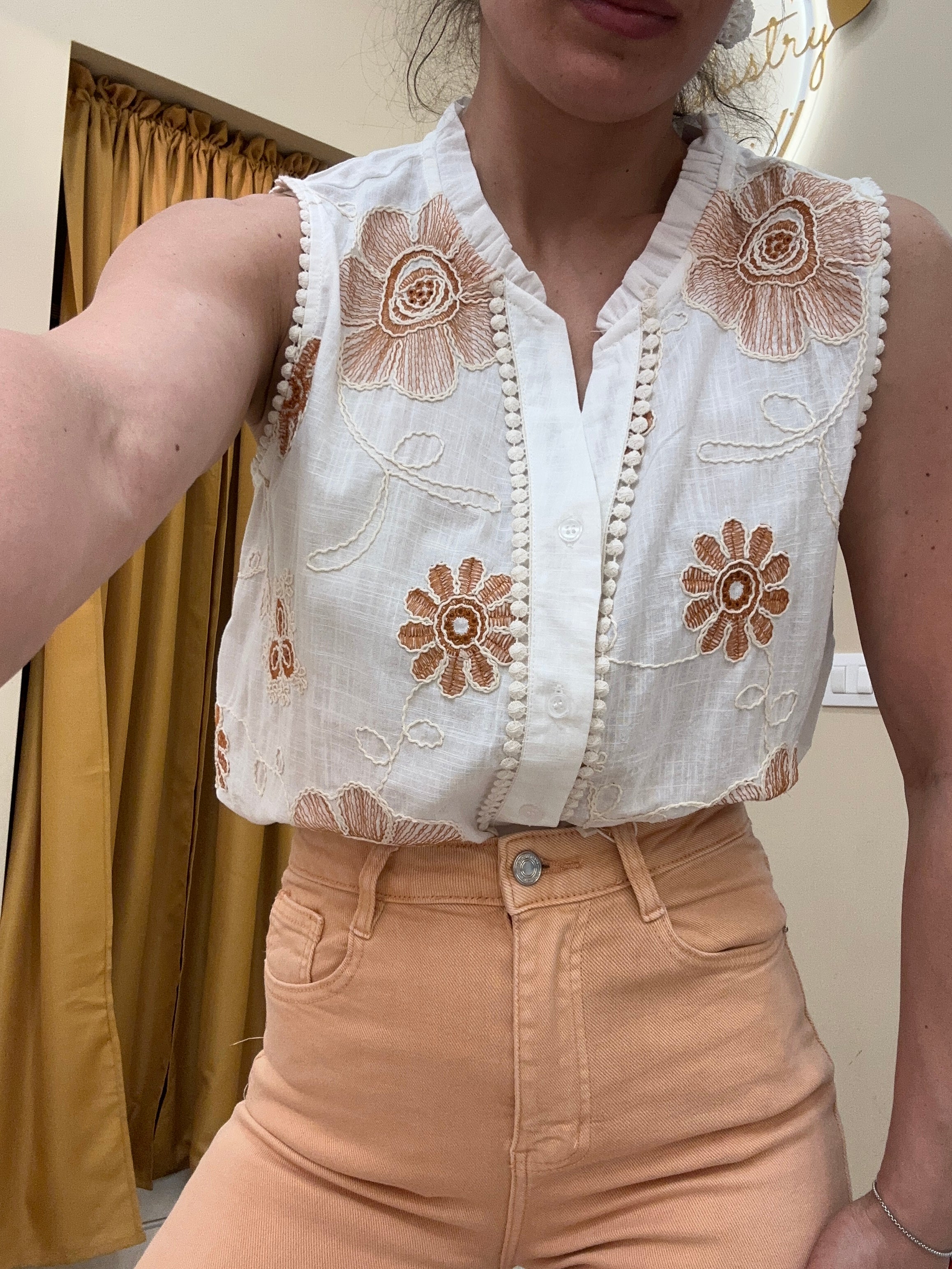 Camicia fiori ricamati