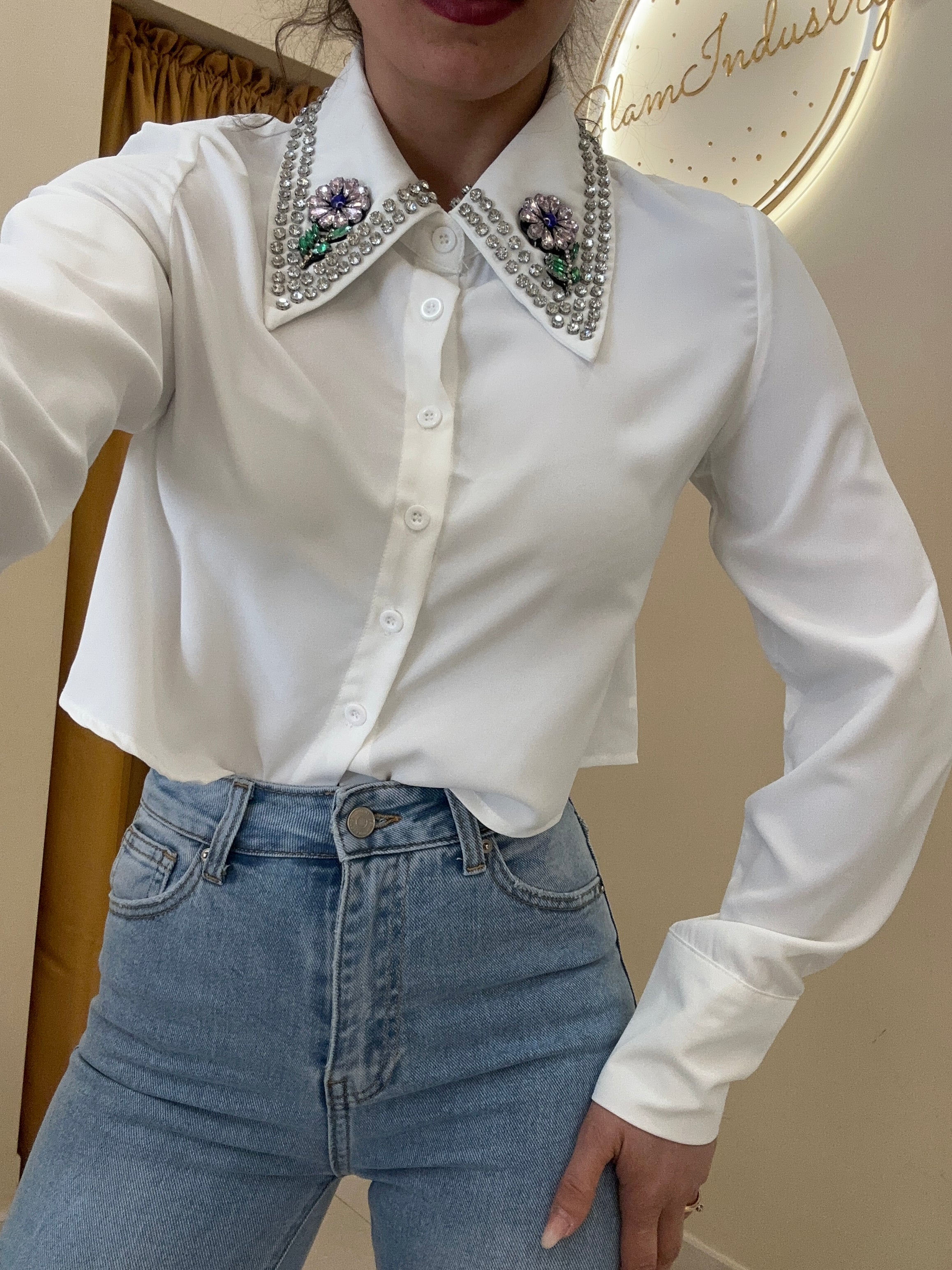 Camicia crop collo gioiello