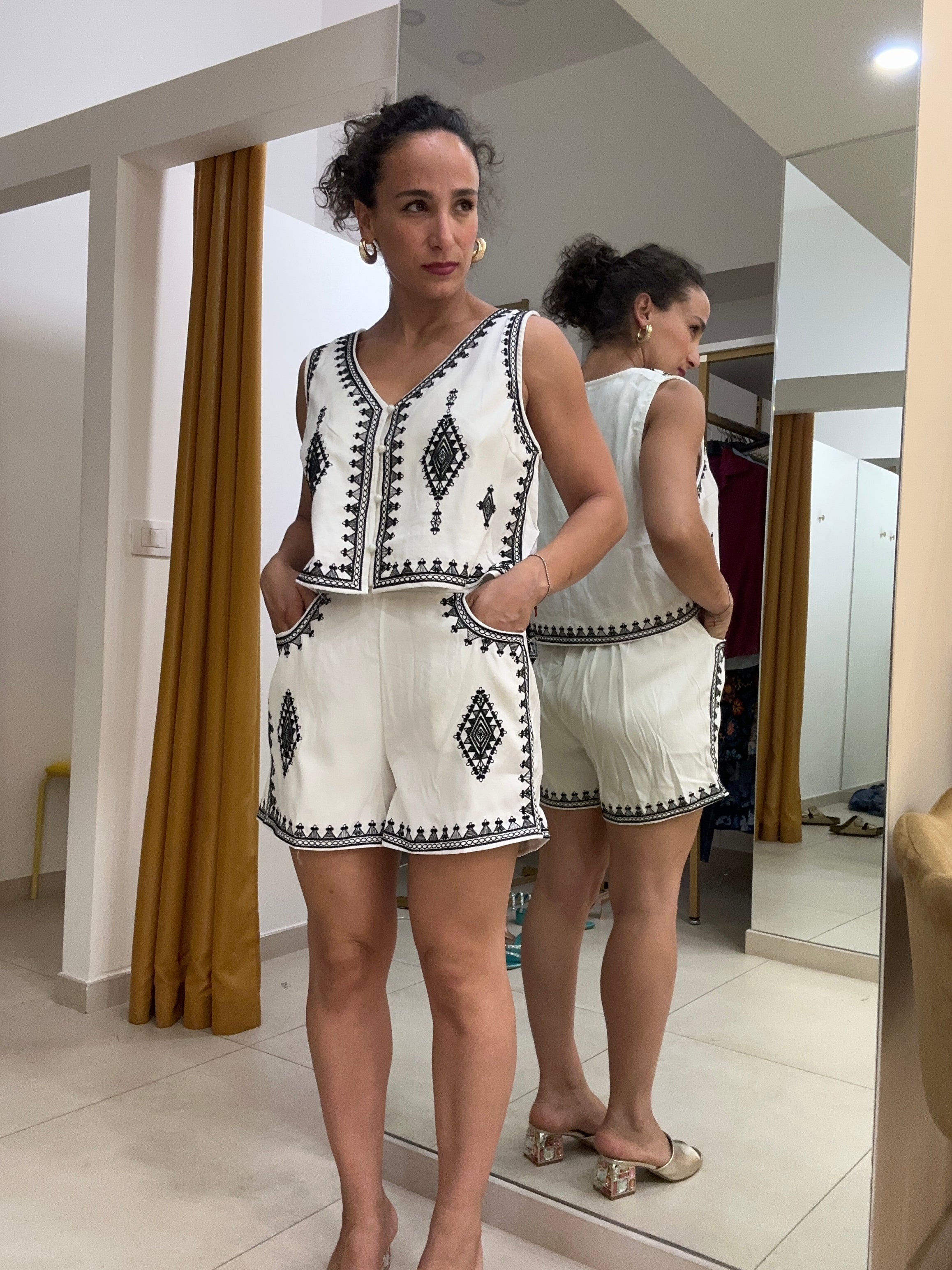 Tailleur egiziana