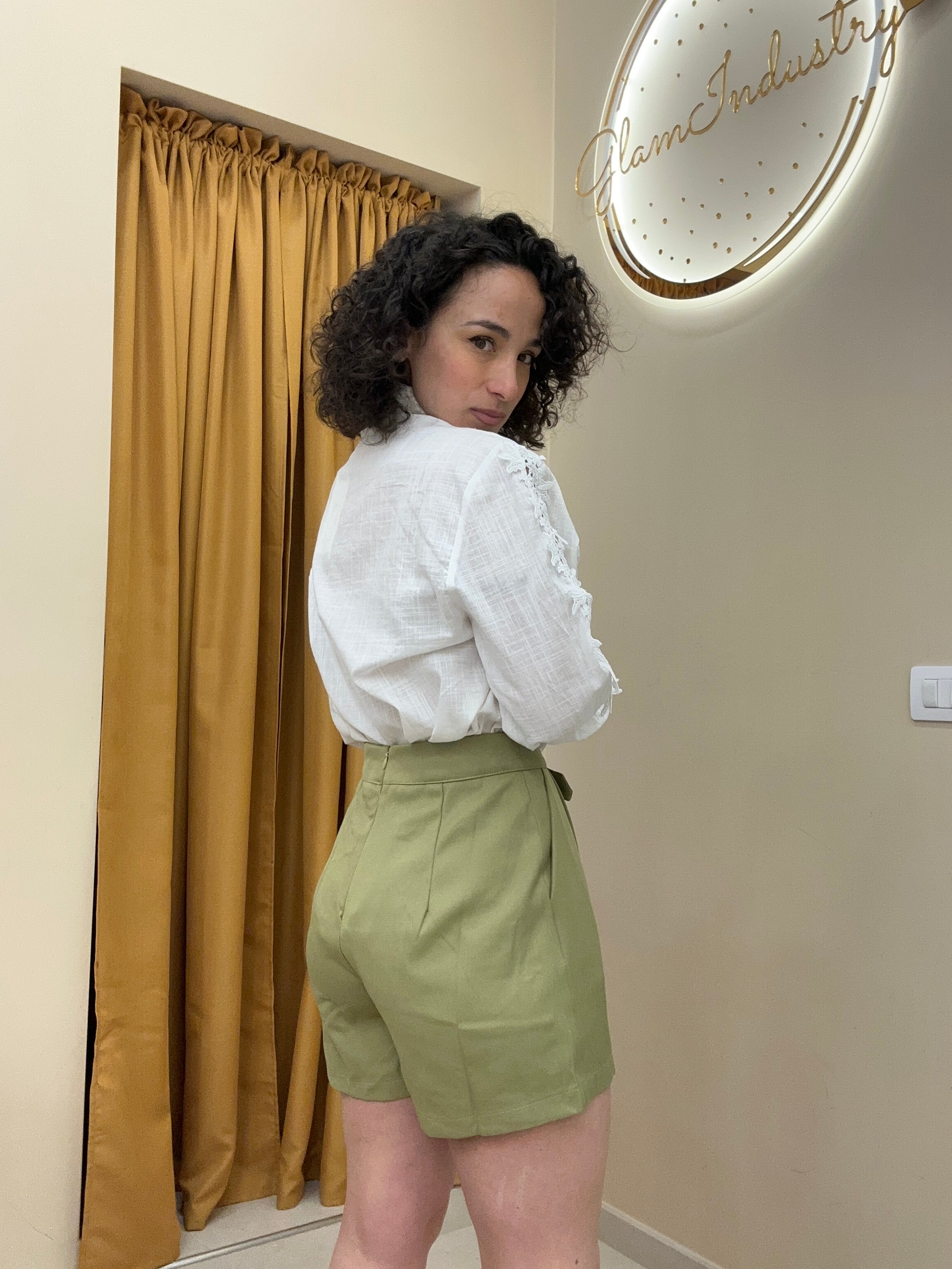Short Alba